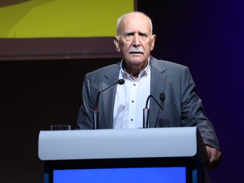 Πέθανε ο Γιώργος Παπαδάκης