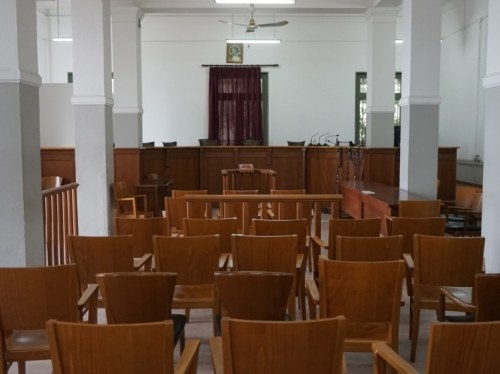 Δικαστικές δαπάνες: Το δημόσιο οφείλει 240.000 ευρώ στους Χιώτες δικηγόρους