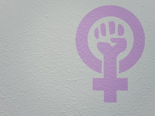 Με φωνή και τέχνη, οι μαθητές του 2ου Γυμνασίου Χίου ενάντια στην έμφυλη βία