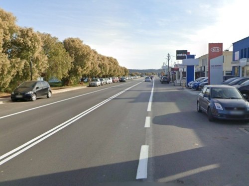 Να παραμείνουν στα απαλλοτριωμένα καταστήματα ζητούν επιχειρηματίες και εργαζόμενοι