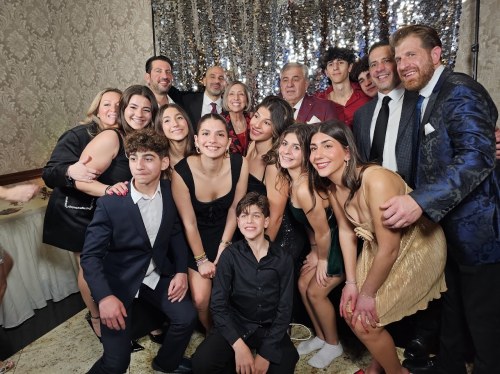 Τα εγγόνια λάμπρυναν την χριστουγεννιάτικη γιορτή του ομίλου «Galaxy»