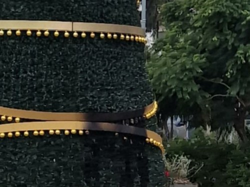 7.137 ευρώ για την επισκευή του χριστουγεννιάτικου δέντρου του Δήμου Χίου!