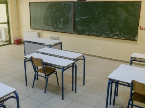 Καταγγελία για τα συνεχιζόμενα και απαράδεκτα κενά εκπαιδευτικών στα σχολεία της Χίου