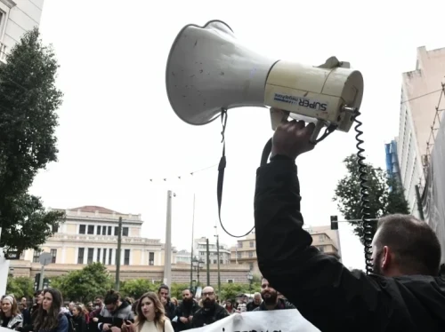 ΣΕΣΝΟΧ: «Η αλληλεγγύη είναι το όπλο μας»