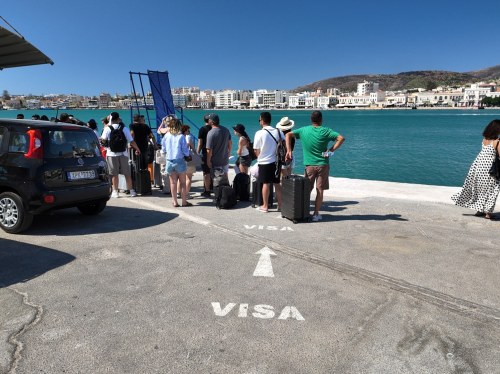 Visa Express- Ξέχασαν να ενημερώσουν τις αρχές ότι ανανεώθηκε το μέτρο της Visa Express
