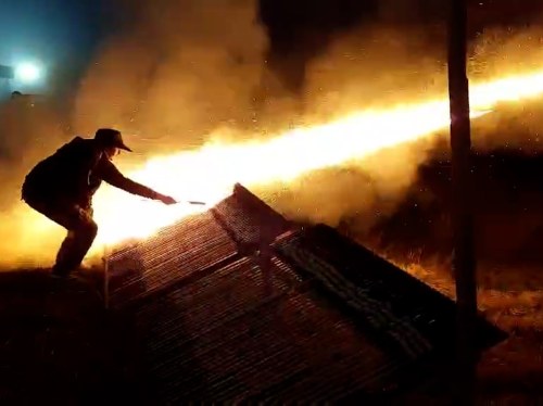 Ρουκετοπόλεμος 2026 - Χιλιάδες ρουκέτες έδωσαν το μήνυμα της συνέχισης του εθίμου