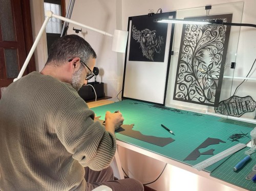 Ο Γιώργος Ορφανός φέρνει την τέχνη του paper cutting στη Gallery NS