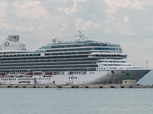 Το κρουαζιερόπλοιο "Allura" κάνει ποδαρικό στις φετινές κρουαζιέρες στη Χίο