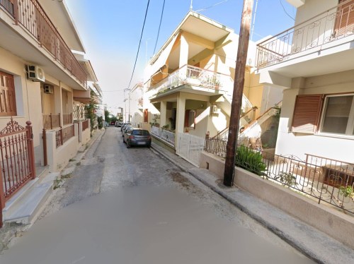 Θα δώσει κανείς σημασία στο "σεληνιακό τοπίο" των δρόμων του Αγίου Ιακώβου;