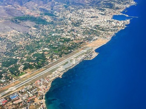 Χίος Μπροστά: Πυρά για το αεροδρόμιο και τις καθυστερήσεις