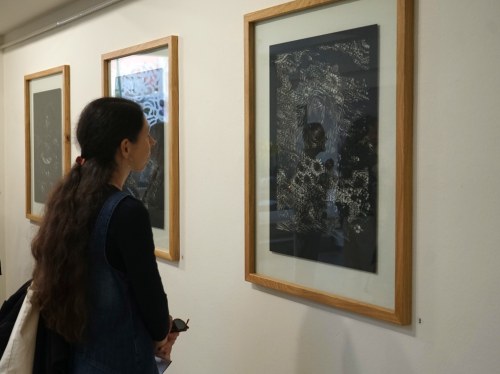 Απελευθερωτικό κενό: Μια νέα πρωτότυπη καλλιτεχνική άποψη paper cutting από τον Γιώργο Ορφανό στην Gallery NS