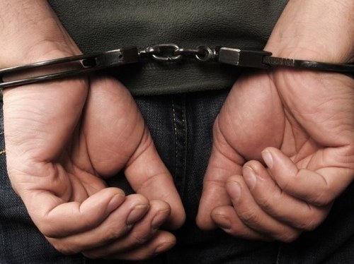 Σύλληψη 46χρονου αλλοδαπού στη Χίο για εκκρεμή καταδικαστική απόφαση