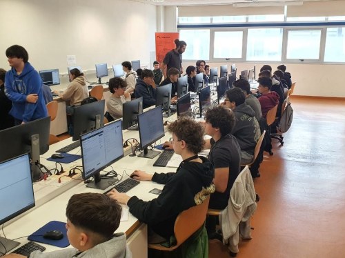 Εντυπωσιακή συμμετοχή στο Πανελλήνιο Πρωτάθλημα Προγραμματισμού en[i]gma