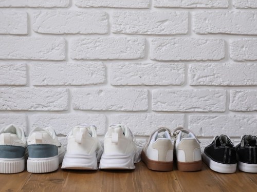 Casual Looks με Χαρακτήρα: Sneakers για Κάθε Περίσταση