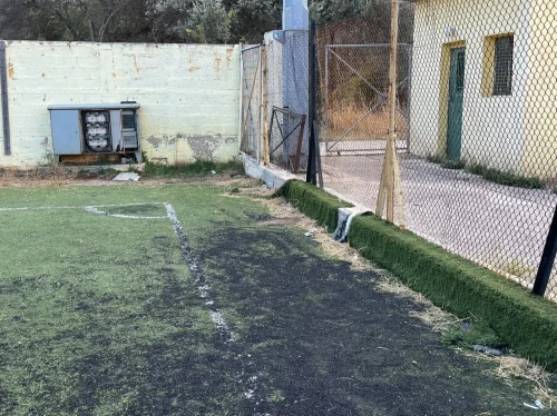Ανοιχτός ηλεκτρικός πίνακας στο γήπεδο των Νενήτων