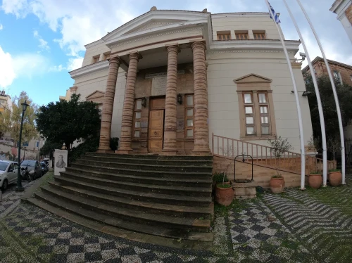 Ξαναπαίρνει μπροστά το ιστορικό βιβλιοαυτοκίνητο του «Κοραή»