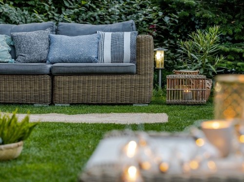"Quiet Luxury" και στον κήπο: Πώς να δημιουργήσετε ένα σκηνικό 5 αστέρων στην αυλή σας