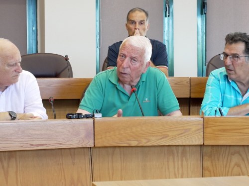 Κώστας Μουτζούρης: «Δεν δεχόμαστε υποδείξεις» – Πλήρης στήριξη στην Αντωνέλη