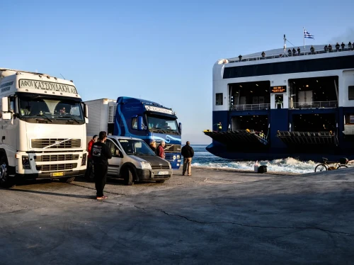 Με λιγότερα πλοία σχεδιάζουν να αντιμετωπίσουν τον 4μηνο αποκλεισμό της Χίου