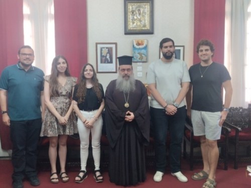 Φοιτητές της Φιλοσοφικής Αθηνών στον Μητροπολίτη Μάρκο