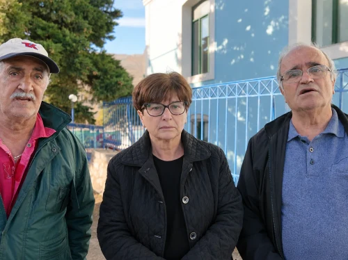 "Αν θέλετε λεωφορείο κατεβείτε στην είσοδο του χωριού"