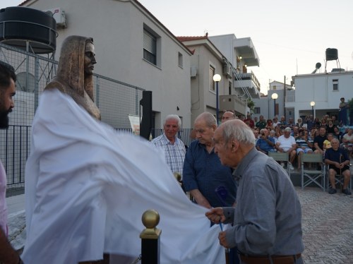 Συκιάδα: Η ναυτοσύνη υποκλίθηκε στη μάνα της προσμονής