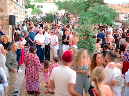 Βολισσός: Πάνω από 500 επισκέπτες στα εγκαίνια της έκθεσης της DEO