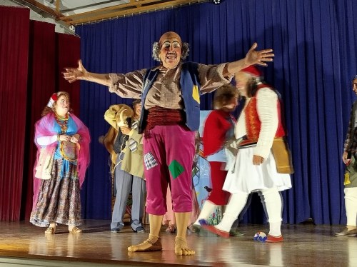 Οι Θεατρεργάτες Κοφιναίοι ανεβάζουν τον «Καραγκιόζη» στο Ίδρυμα «Μαρία Τσάκος»