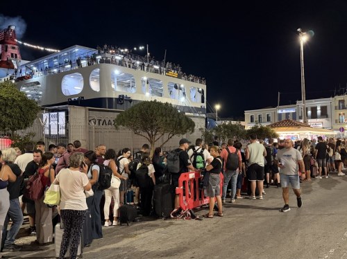 Ξεκίνησε η πρώτη μαζική επιστροφή αδειούχων του Αυγούστου