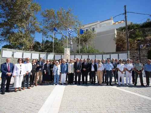 Οι 26 Πρέσβεις της Ευρωπαϊκής Ένωσης στις Οινούσσες