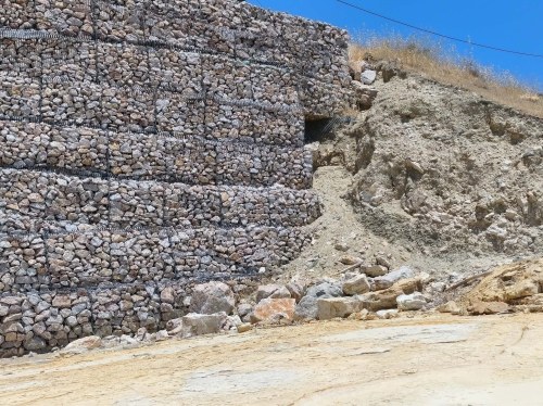 Βύρι: Συρματοκιβώτια χωρίς στήριξη μετά την επισκευή