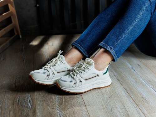 Τα Ιδανικά Everyday Sneakers για Sporty και Minimal Εμφανίσεις