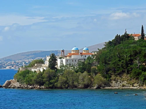 Με αγρυπνία και αρχιερατική Θεία Λειτουργία τιμάται η Παναγία του Μυρσινιδίου