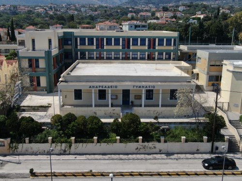 Στο Γυμνάσιο Βροντάδου η έκπληξη της 1ης Αυγούστου