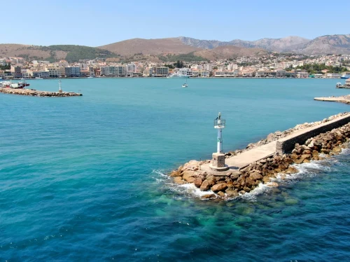 Κλείνει για μισή ώρα η παραλιακή της Χίου λόγω έπαρσης της μεγάλης σημαίας