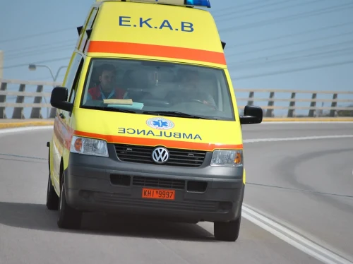 Σύγκρουση αυτοκινήτου με μοτοσικλέτα στη Χίο – Τραυματίστηκε 32χρονη