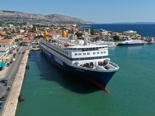 Χίος – Πειραιάς με έξι δρομολόγια τον Νοέμβριο και ερωτηματικά για τη συνέχεια