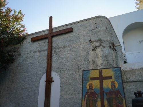 Με κατάνυξη η Ύψωση του Τιμίου Σταυρού στο Ι. Τάγμα του Αγίου Παντελεήμονος