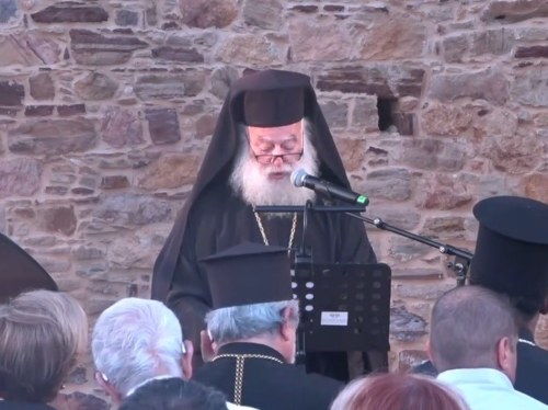 Θεόδωρος Β΄ στη Χίο: «Μία αγκαλιά, μία αγάπη, μία ελπίδα»
