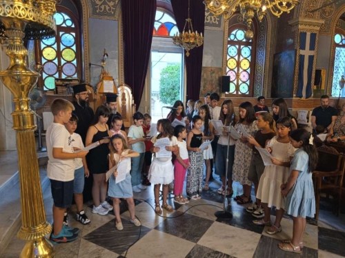 Παιδιά και νέοι πλημμύρισαν τον Μητροπολιτικό Ναό στην πρώτη Παράκληση του Δεκαπενταύγουστου