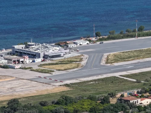 «Χίος Μπροστά» – Να τηρηθεί το χρονοδιάγραμμα του αεροδρομίου χωρίς τετράμηνο αποκλεισμό