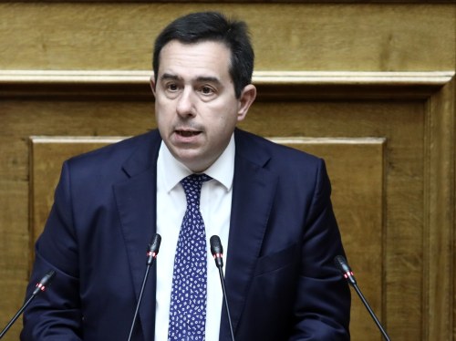 Μηταράκης στην Επιτροπή Αναθεώρησης: Ισχυρότερο ρόλο στους Βουλευτές να νομοθετούν και να ελέγχουν