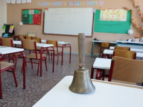 Με κενά και αντιδράσεις το πρώτο κουδούνι στη Χίο