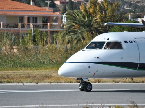 Οι ακριβές τιμές «προσγείωσαν» απότομα την κίνηση στο αεροδρόμιο της Χίου