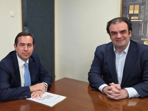 Συνάντηση Πιερρακάκη – Μηταράκη: Στενή συνεργασία για την υποστήριξη του κυβερνητικού έργου στη Βουλή