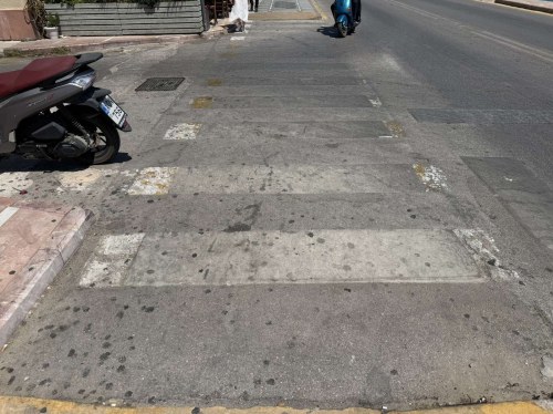 Θυμάται κανείς ότι στην προκυμαία υπήρχαν κάποτε διαβάσεις πεζών;