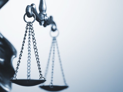 Της Δικαιοσύνης αρωγοί πρωτίστως οι δικοί της λειτουργοί