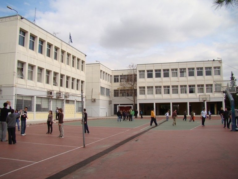Η νέα «Βαρβάκειος Σχολή» είναι χτισμένη σήμερα στα όρια του Δήμου Αθηναίων και δήμου Παλαιού Ψυχικού. 
