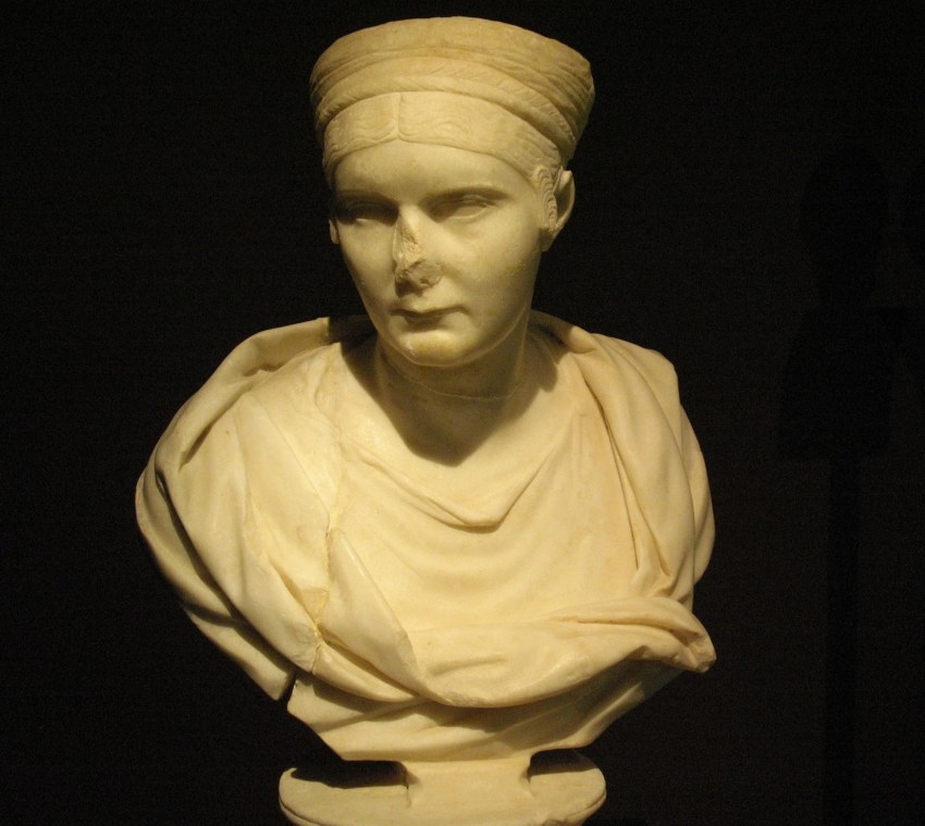 Προτομή της Σαβίνας, συζύγου του αυτοκράτορα Αδριανού. 128-137 μ.Χ. Πόλη της Χίου (Αγ. Ιάκωβος - οικόπεδο Λουτράρη)