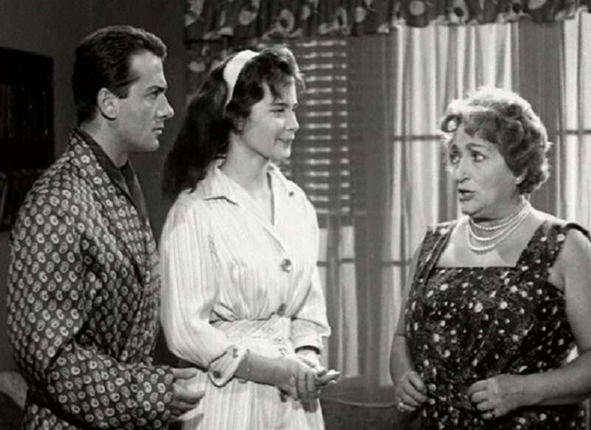 Με τον Αλέκο Αλεξανδράκη και την Τζένη Καρέζη στην ταινία «Ραντεβού στην Κέρκυρα», το 1960